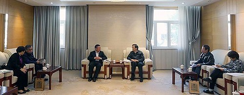 图为中国残联与北京联合大学会谈现场